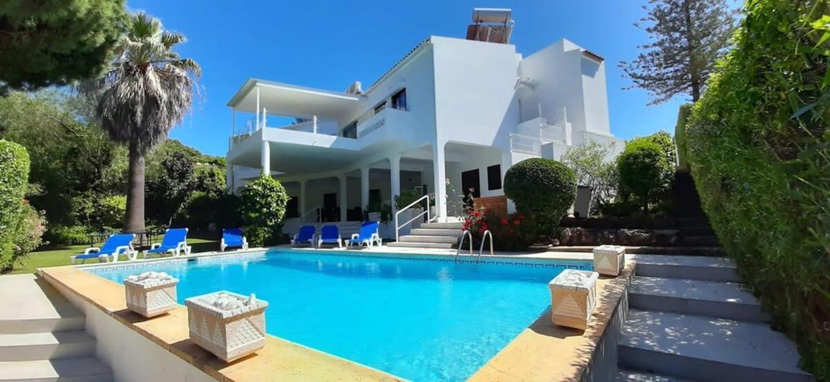 Villa Hibiscus, Great Location In Vilamoura, Lush Green Lawns And Garden Quarteira Zewnętrze zdjęcie