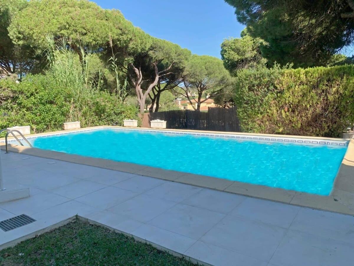 Villa Hibiscus, Great Location In Vilamoura, Lush Green Lawns And Garden Quarteira Zewnętrze zdjęcie